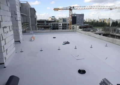 Prace hydroizolacyjne na dachu płaskim