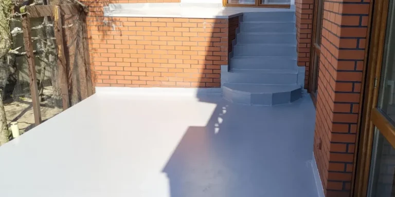 Taras zabezpieczony hydroizolacją z membrany PVC Taras zabezpieczony hydroizolacją z membrany PVC